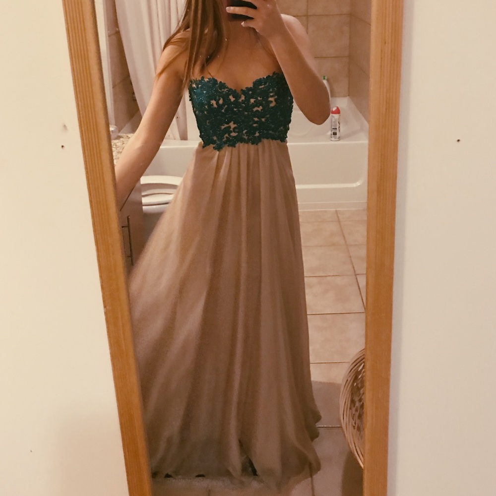 A femme emerald green prom dress size 0